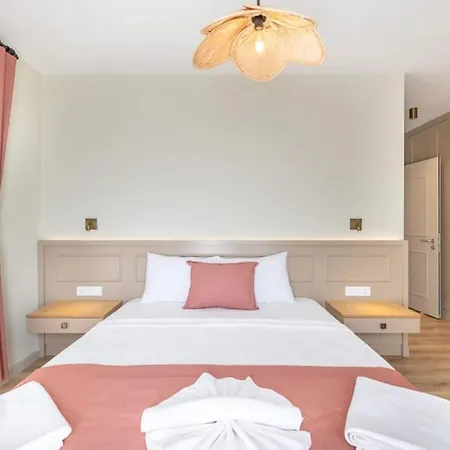 Vila Marmaris'te Denize Yakin, Havuzlu Villa-awz172