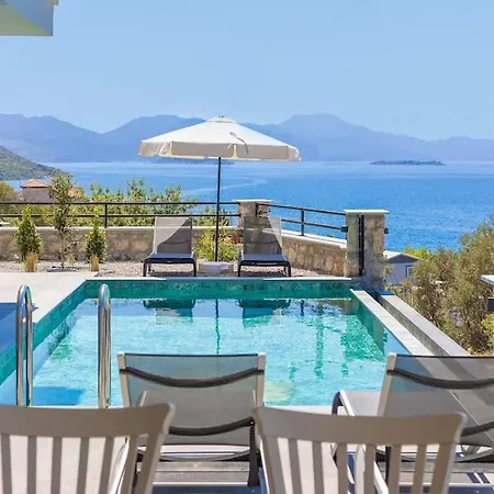 Marmaris'te Denize Yakin, Havuzlu Villa-awz172 Marmaris